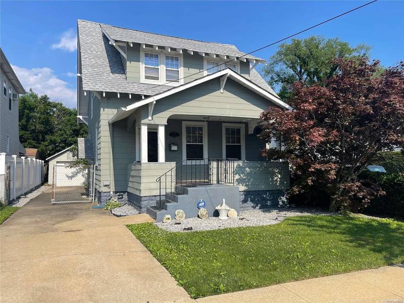 179 Sweezy AVE, Freeport, NY 11520