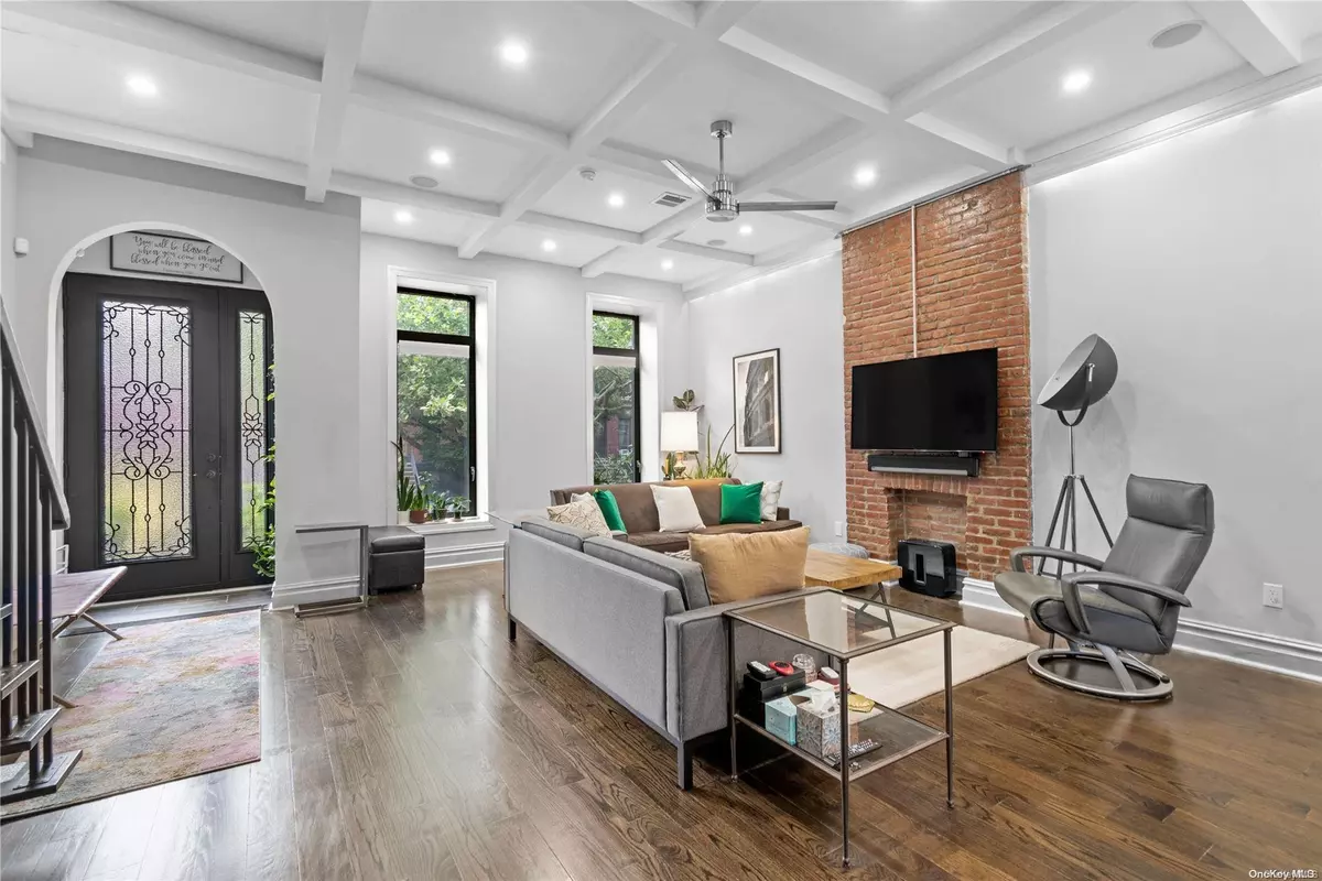 Brooklyn, NY 11216,361 Quincy ST