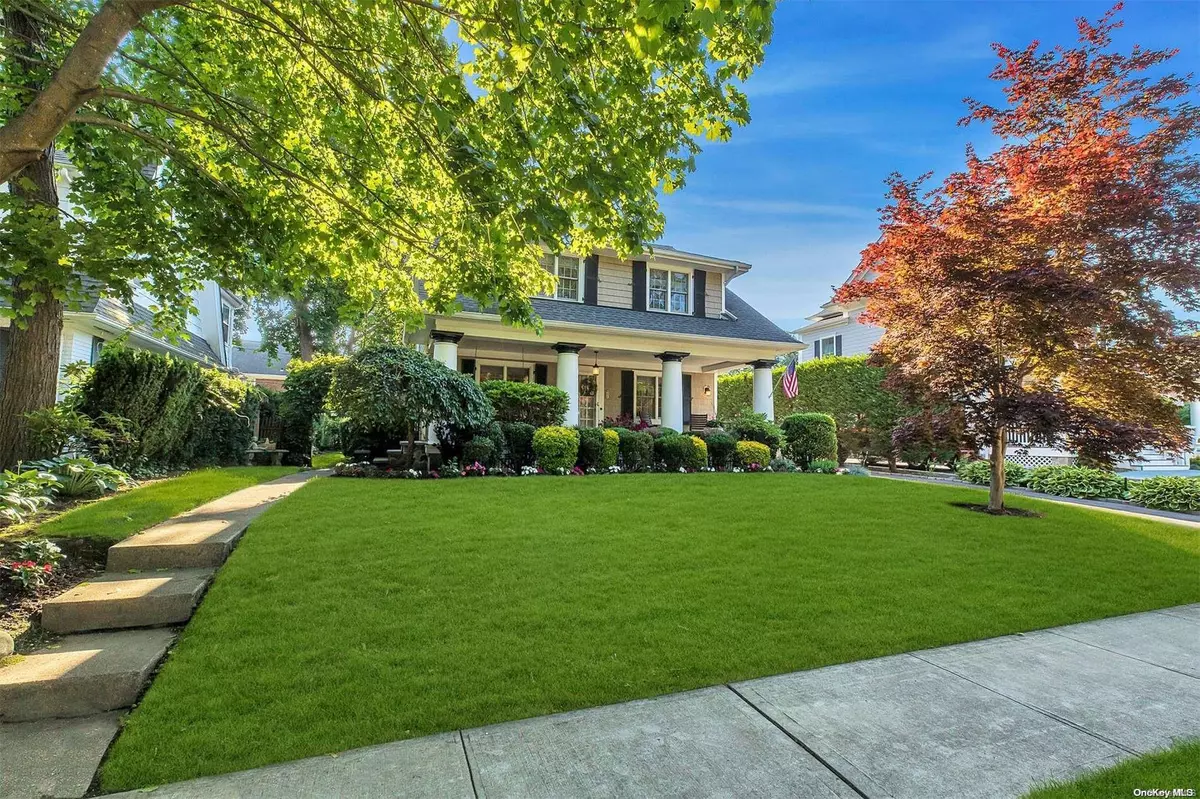 Garden City, NY 11530,42 Kensington RD