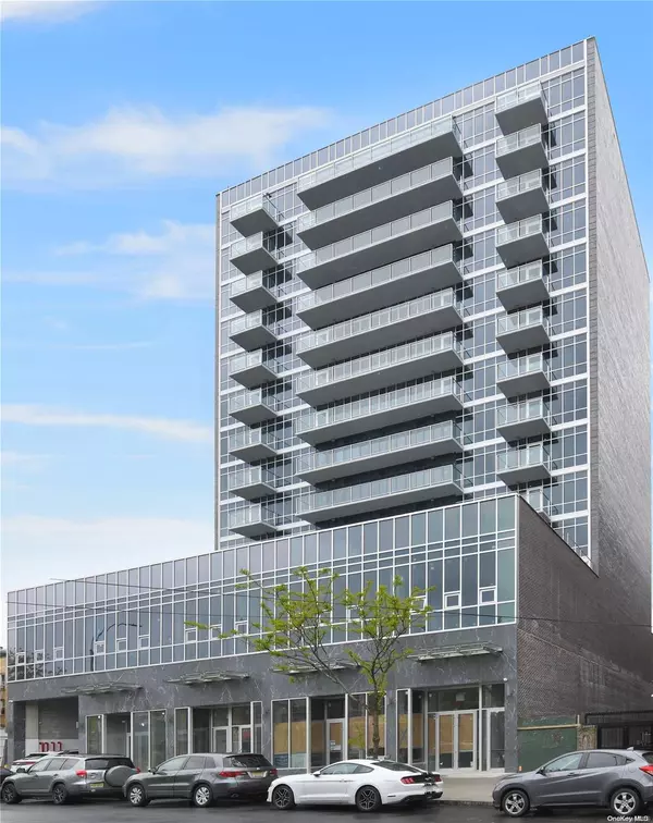 41-62 Bowne ST #3D+P49, Flushing, NY 11355