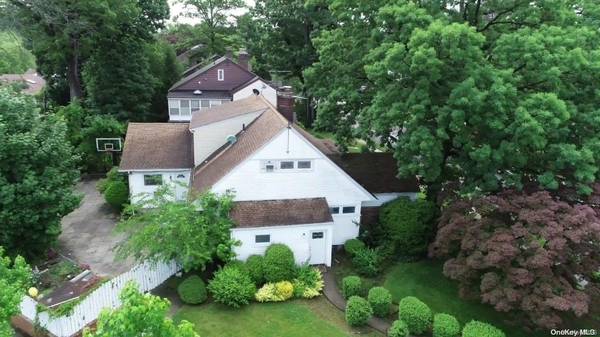 217-15 Peck AVE, Hollis Hills, NY 11427