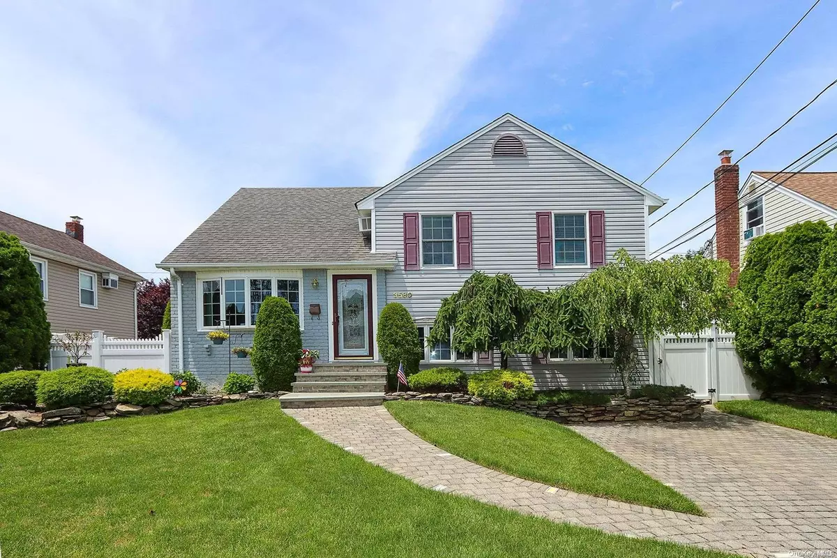 Wantagh, NY 11793,3580 Sarah DR