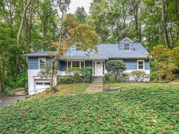 10 Woodland RD, Glen Cove, NY 11542