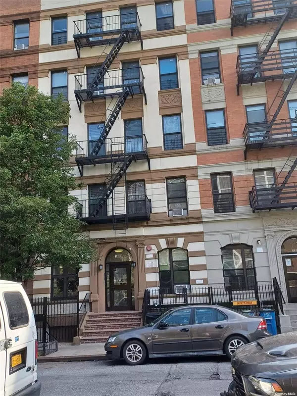 New York (manhattan), NY 10026,108 W 114th Street #2B
