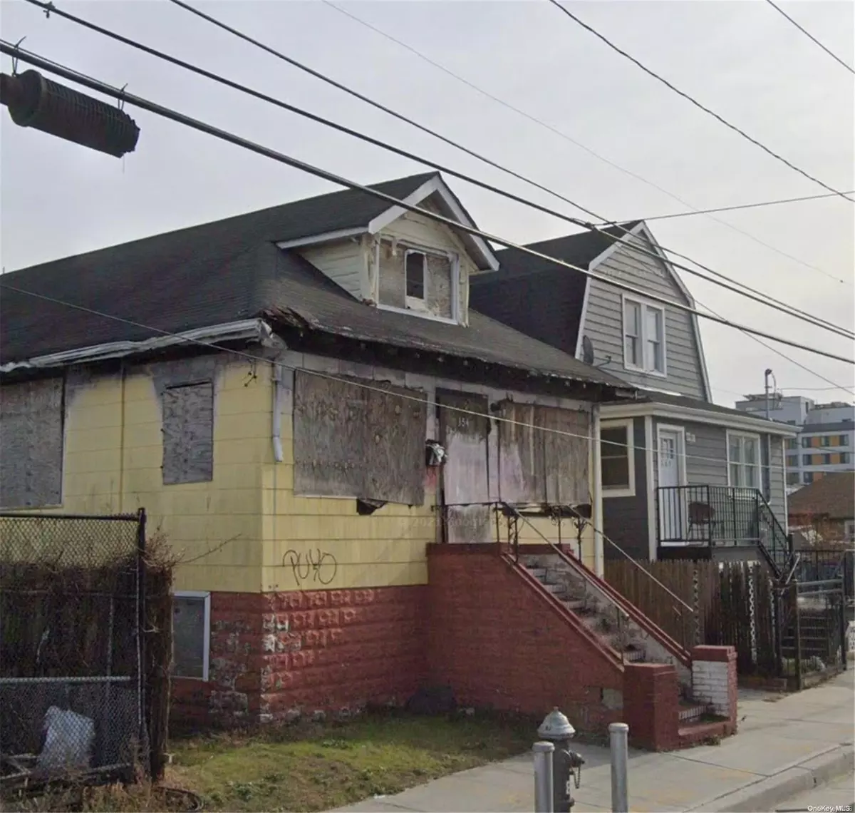 Far Rockaway, NY 11691,Address not disclosed