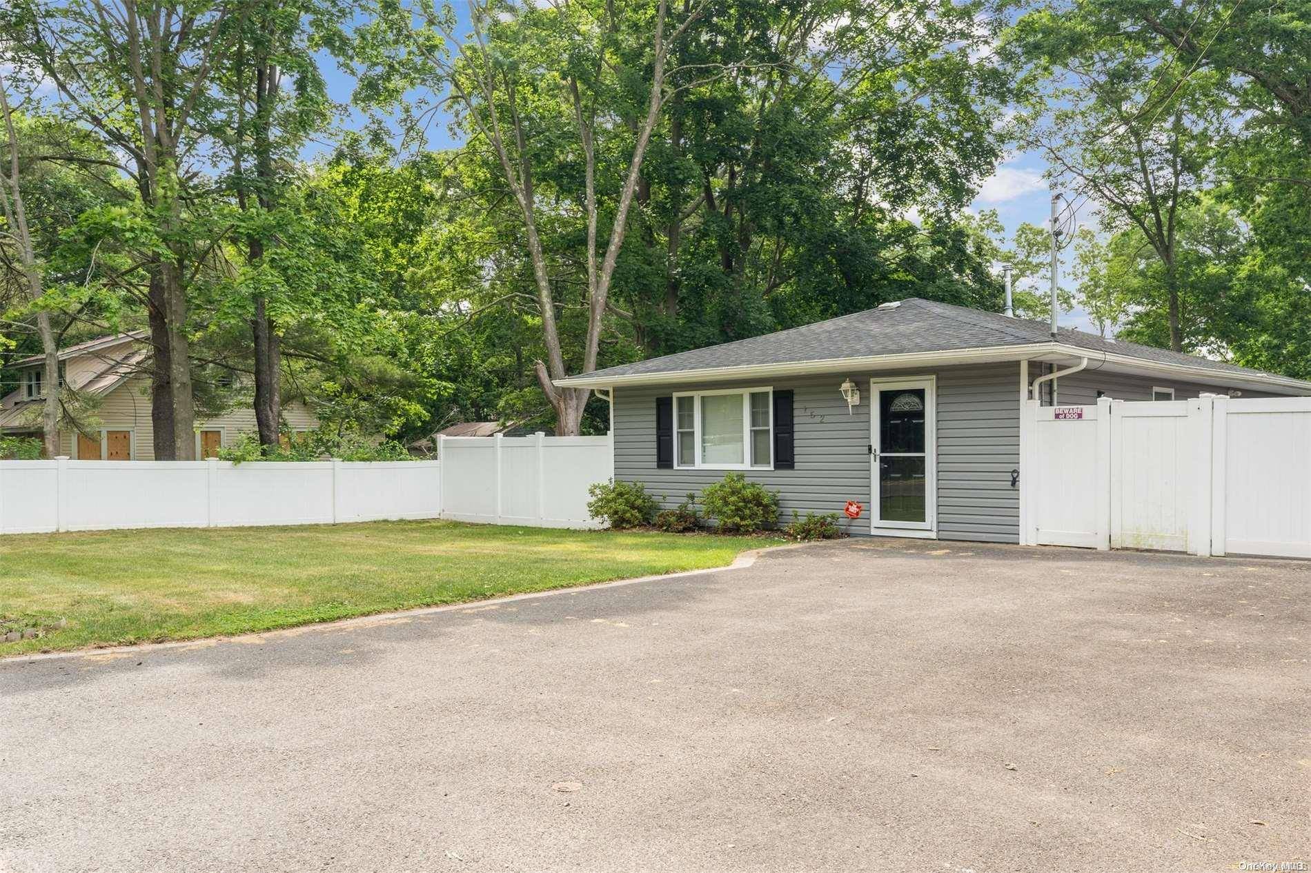 152 Patchogue AVE, Mastic, NY 11950
