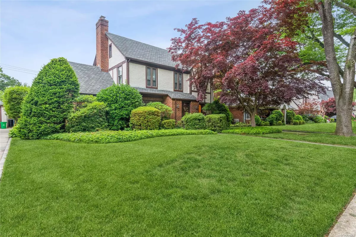 Garden City, NY 11530,112 Wickham RD