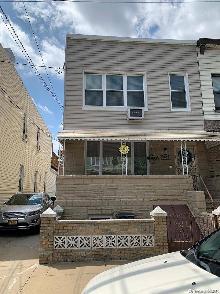 73-20 67th DR, Middle Village, NY 11379