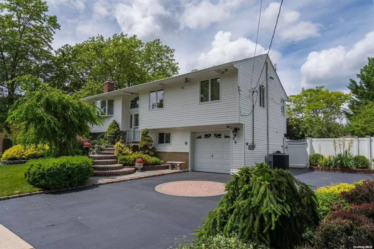 Commack, NY 11725,26 Karen PL