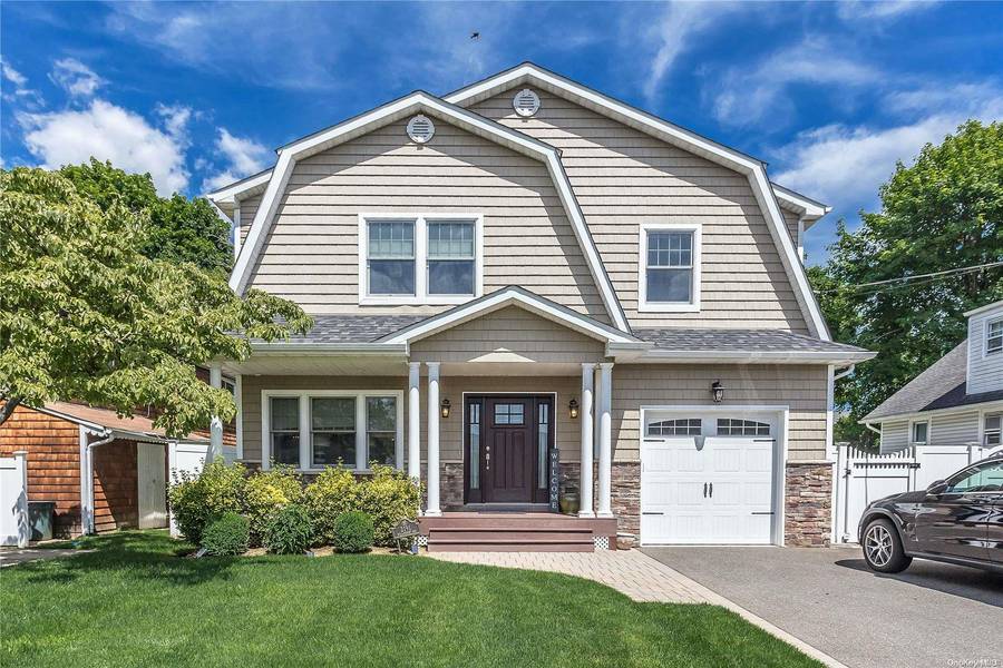 2191 Willoughby AVE, Wantagh, NY 11793