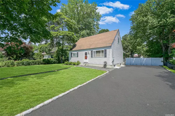 121 Merrill ST, Brentwood, NY 11717