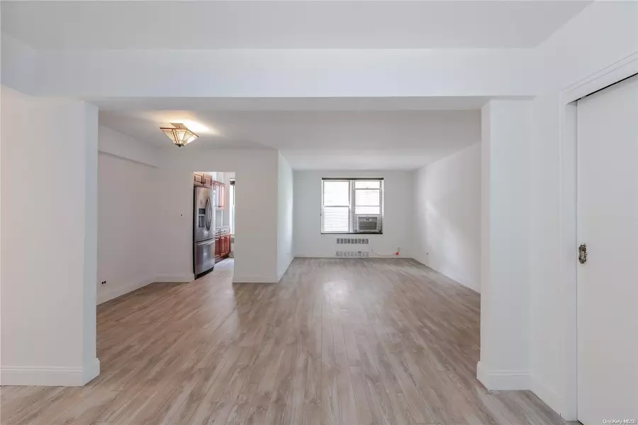 33-25 92nd ST #2H, Jackson Heights, NY 11372