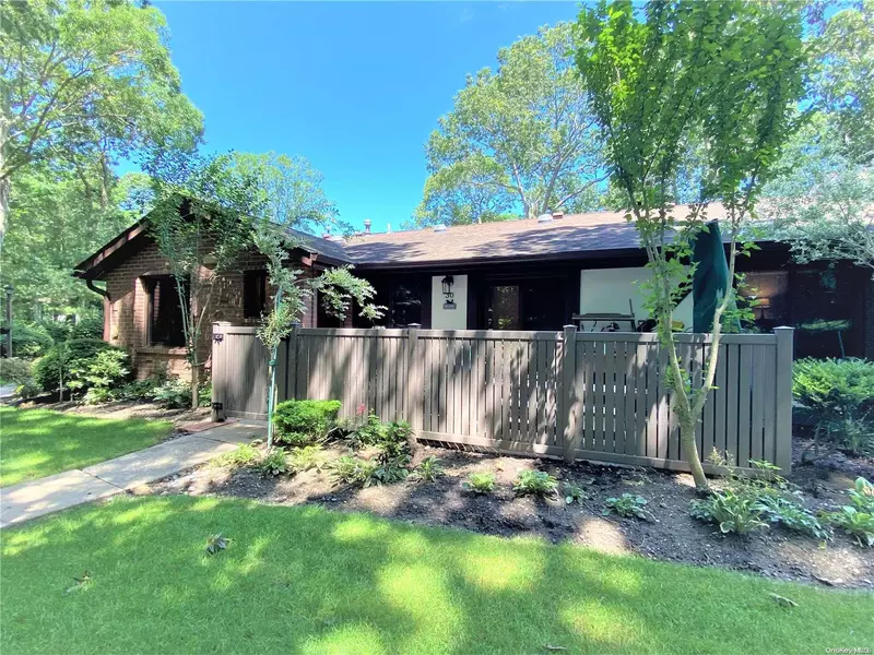 30 Birchwood RD #30, Coram, NY 11727