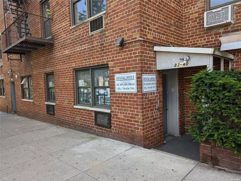 83-40 Britton AVE #P1, Elmhurst, NY 11373