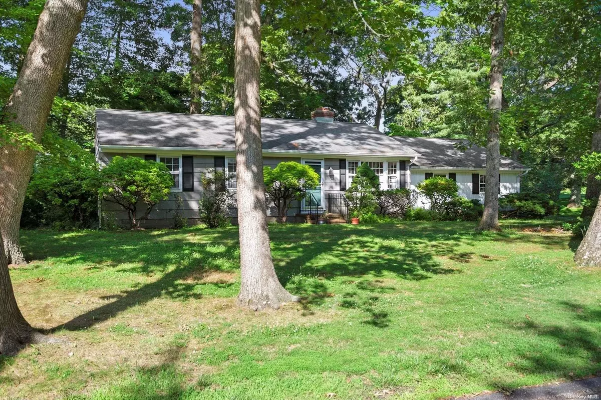 Shoreham, NY 11786,43 Dartmouth RD