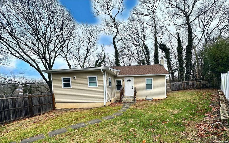 284 Echo AVE, Sound Beach, NY 11789