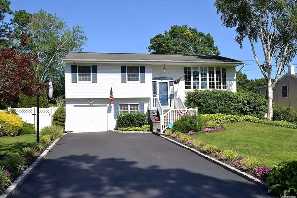 Hauppauge, NY 11788,93 Kurt LN