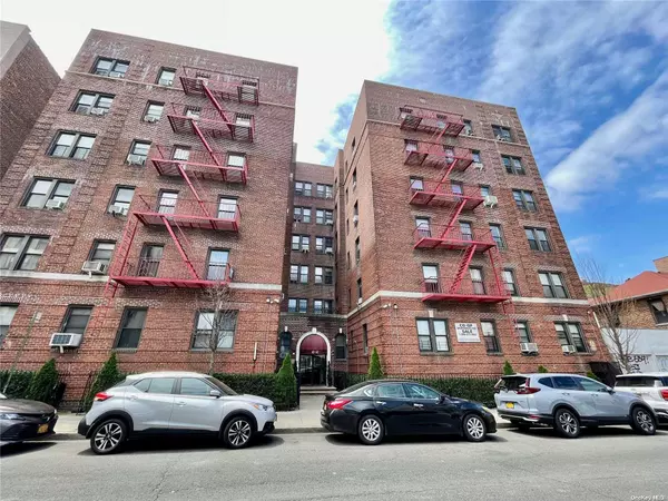 42-52 Layton ST #3D, Elmhurst, NY 11373