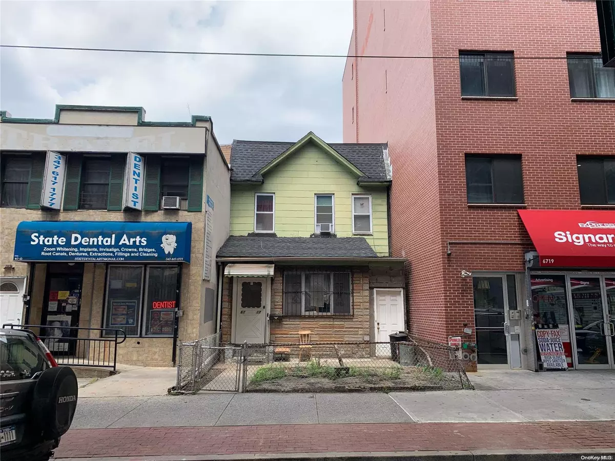 Woodside, NY 11377,67-17 Roosevelt AVE