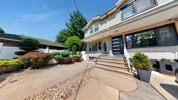 25 Amazon CT, Staten Island, NY 10304