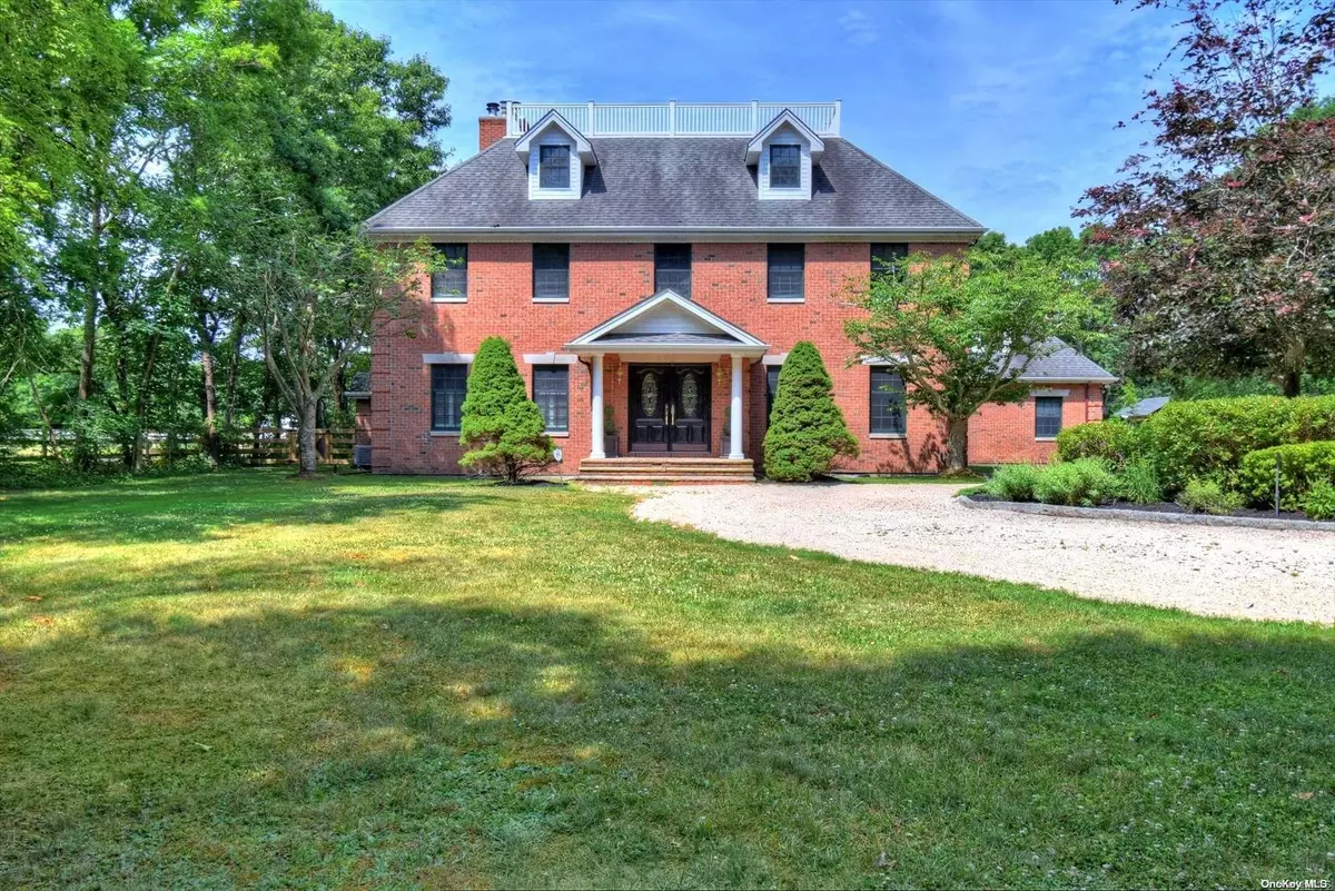 Manorville, NY 11949,92 Halsey Manor RD