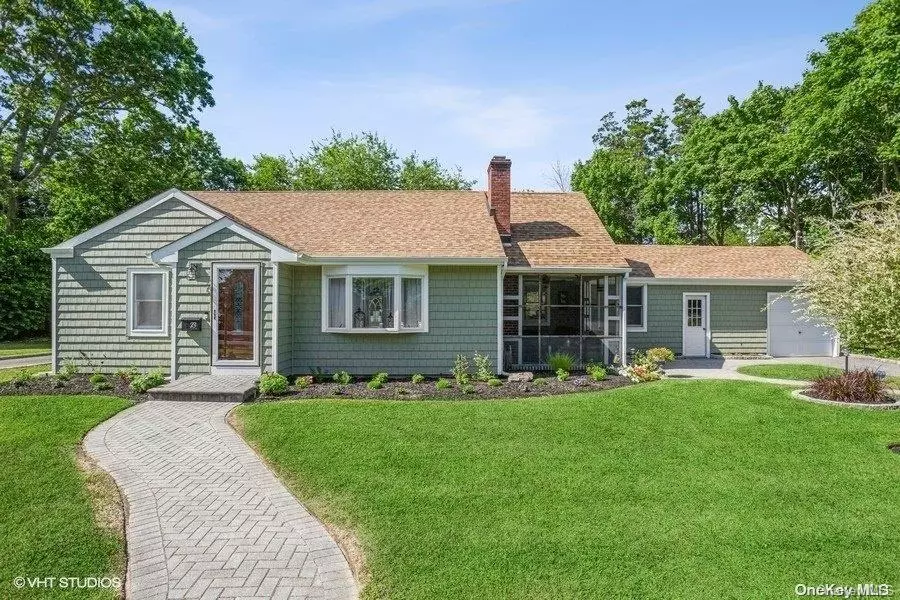 East Patchogue, NY 11772,23 Glenwood ST