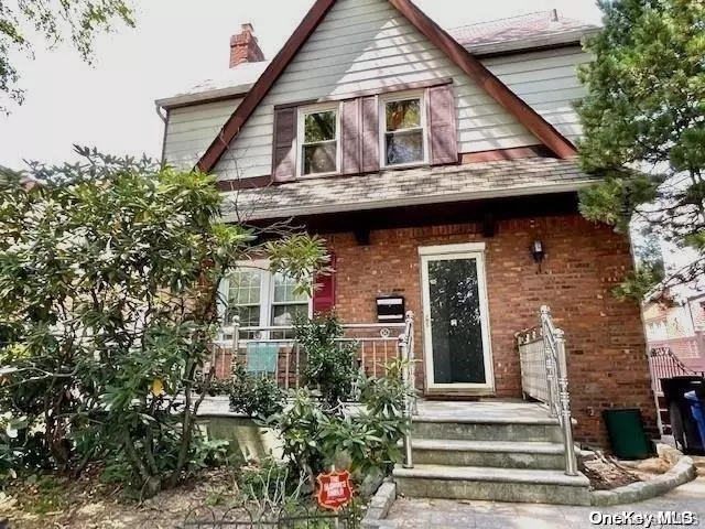 Bayside, NY 11364,53-26 Bell BLVD