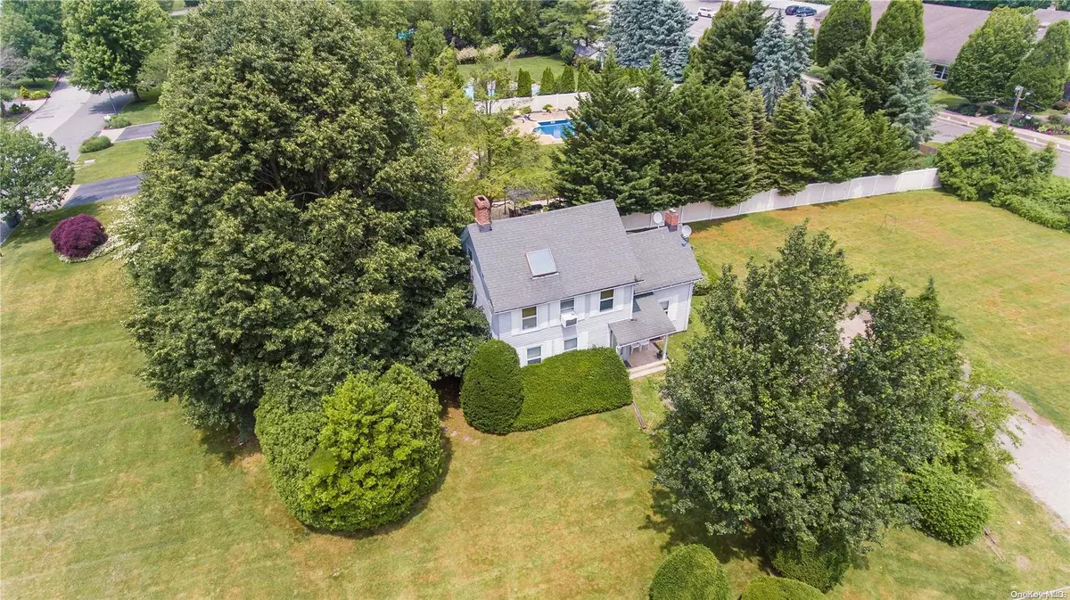 Greenlawn, NY 11740,658 Pulaski RD