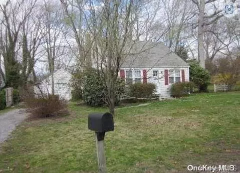 East Patchogue, NY 11772,15 Oak RD