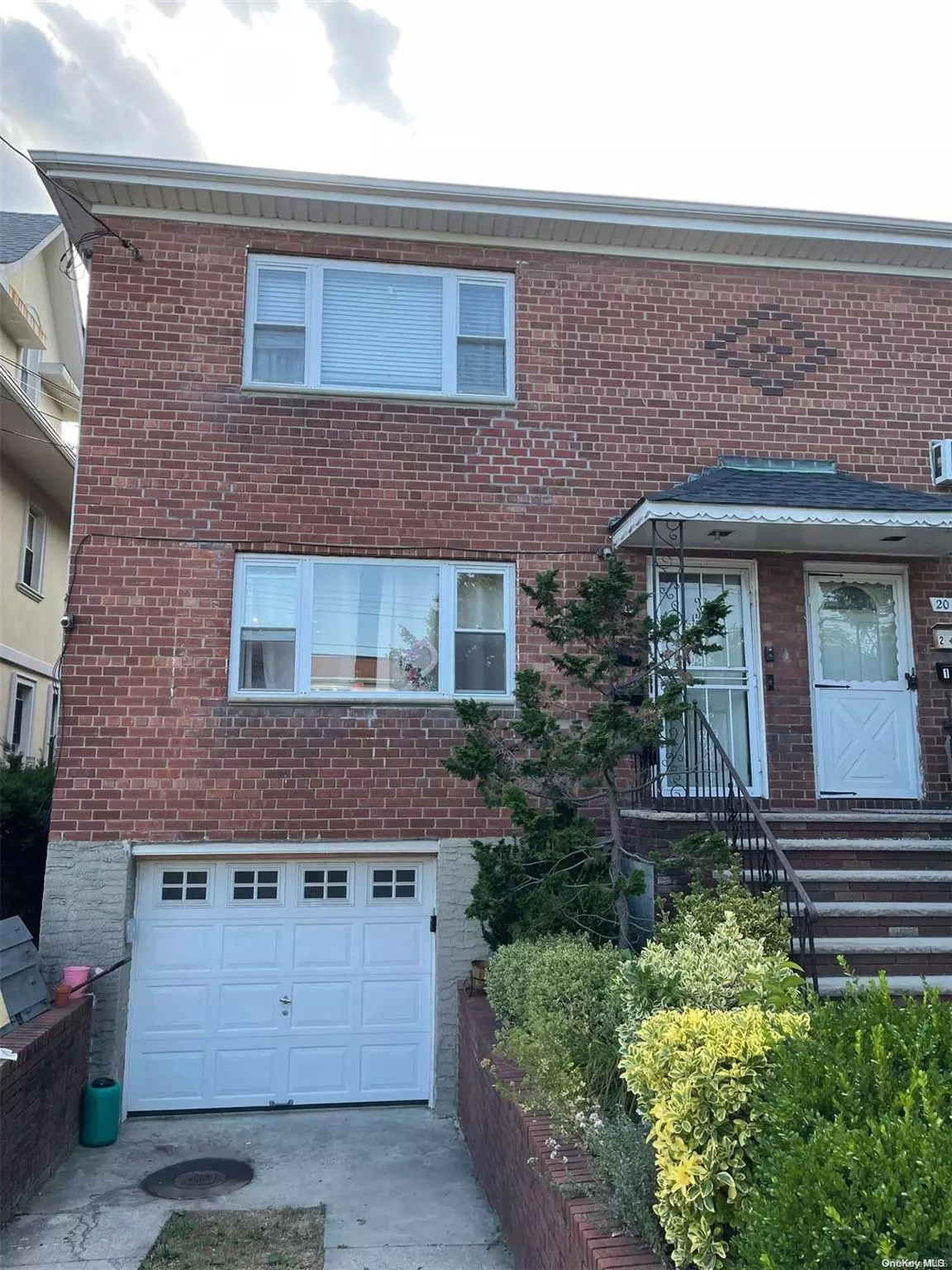 Whitestone, NY 11357,20-16 149th ST