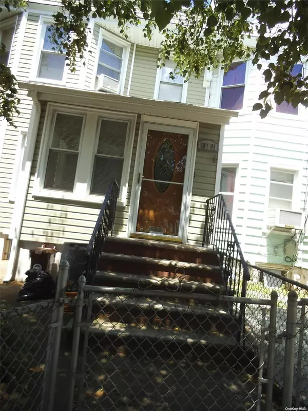 Ozone Park, NY 11417,107-01 103 AVE