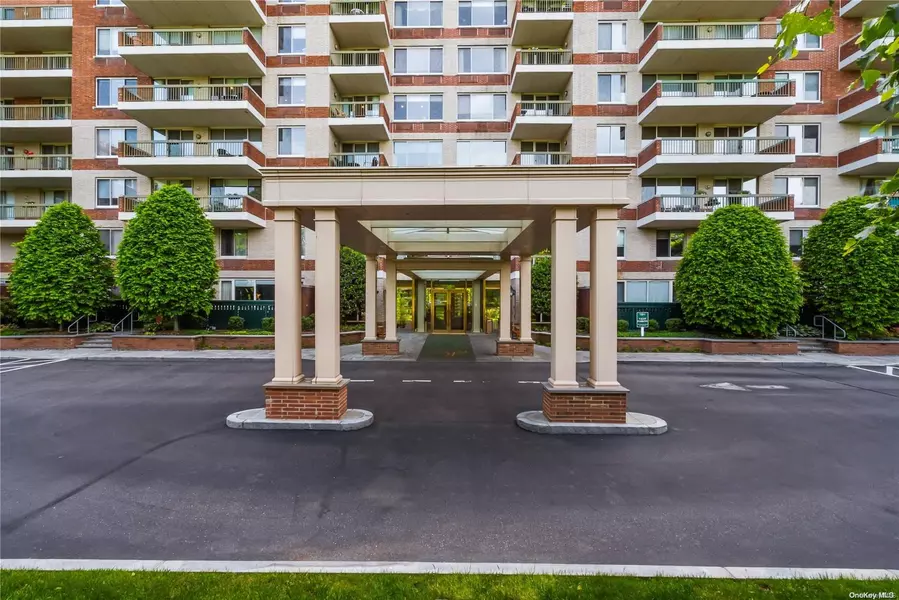 100 Hilton AVE #314, Garden City, NY 11530