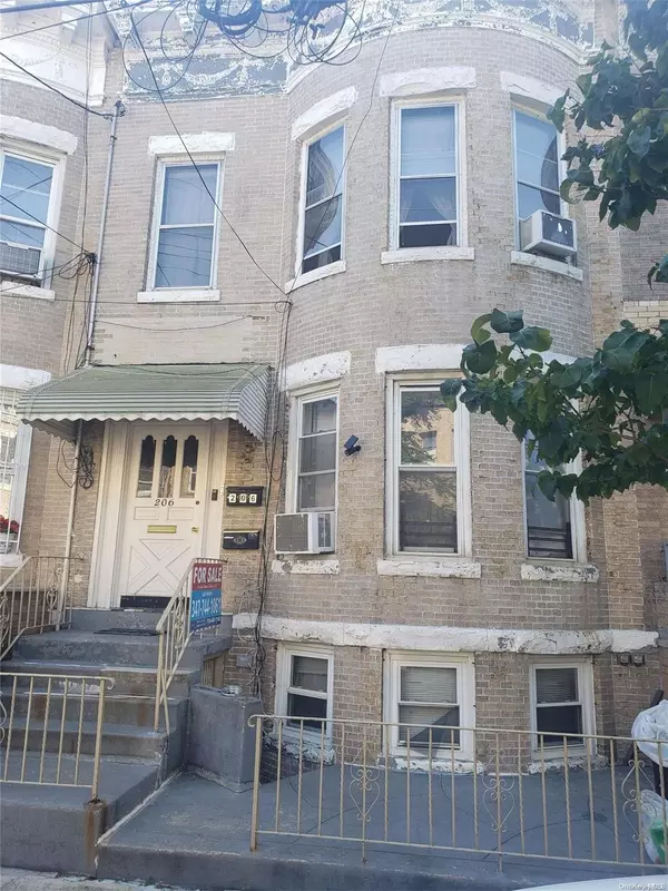 206 Lincoln AVE, Brooklyn, NY 11208