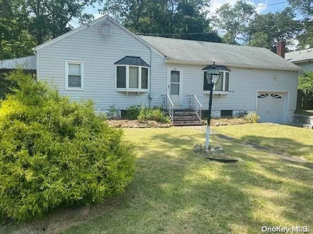 Farmingville, NY 11738,156 Berkshire DR