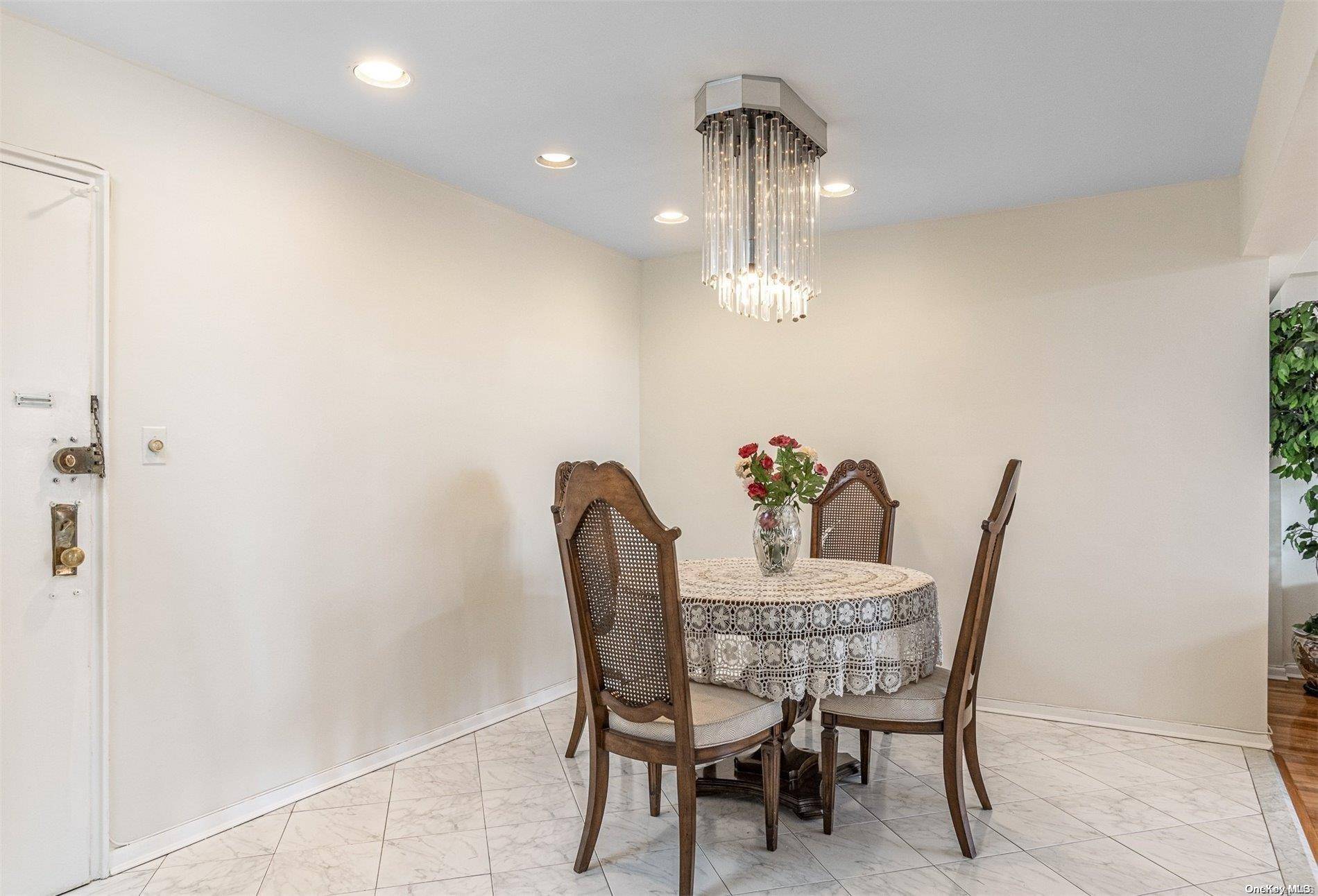 210-15 23 AVE #4G, Bayside, NY 11360