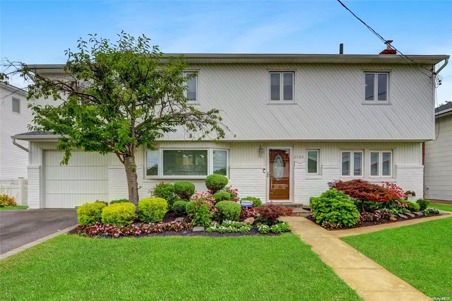 2505 Walters, Bellmore, NY 11710