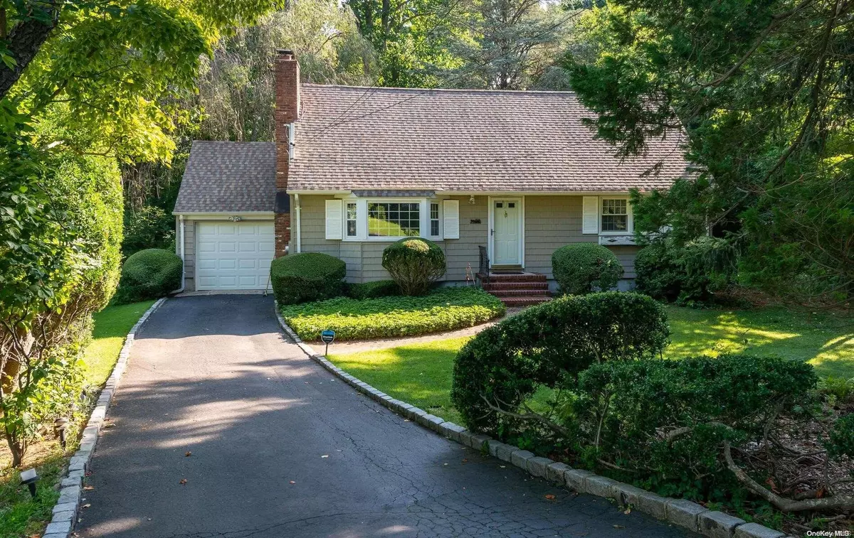 Northport, NY 11768,3 Rugby CT
