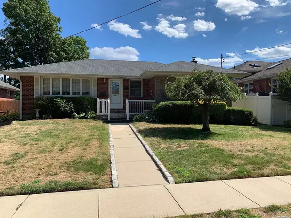 381 Garden BLVD, Garden City, NY 11530