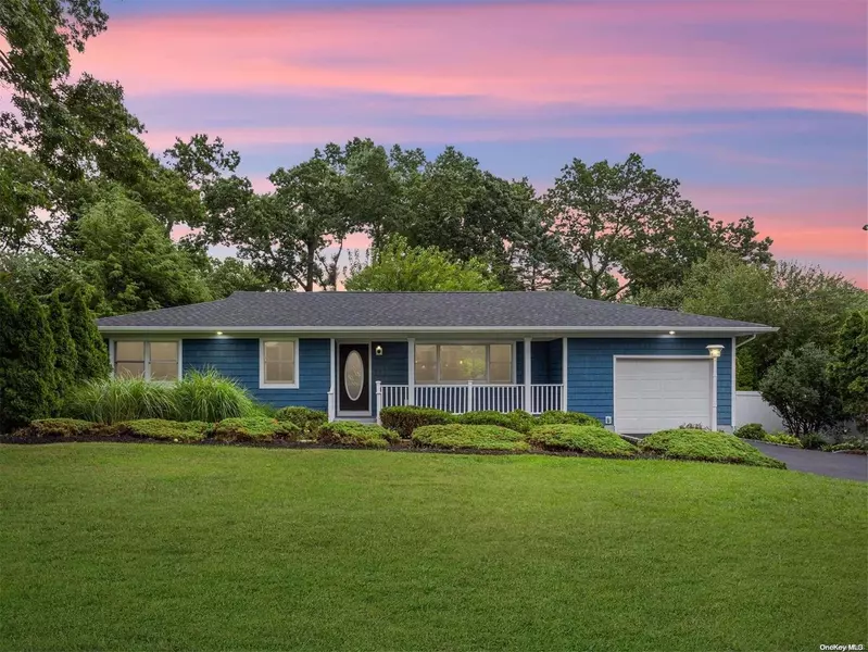 215 Alexander AVE, Nesconset, NY 11767