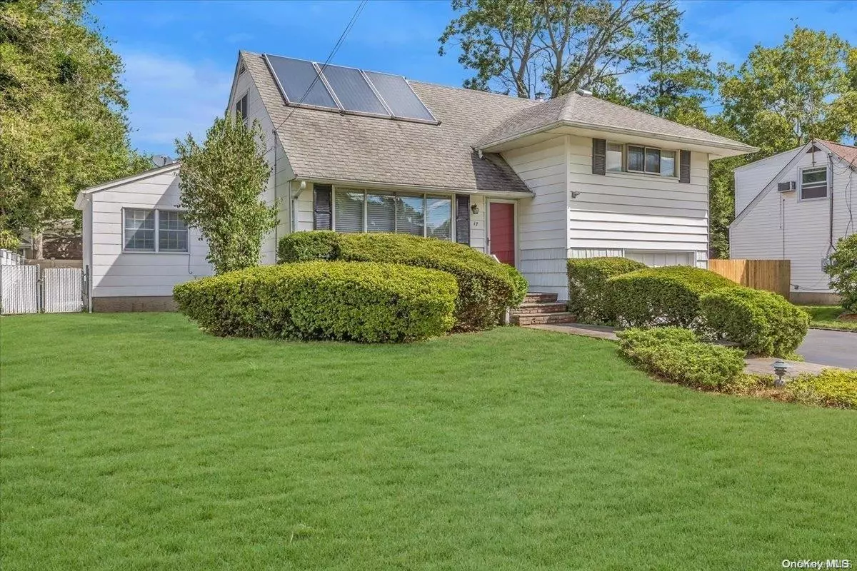 South Huntington, NY 11746,17 Lancaster PL