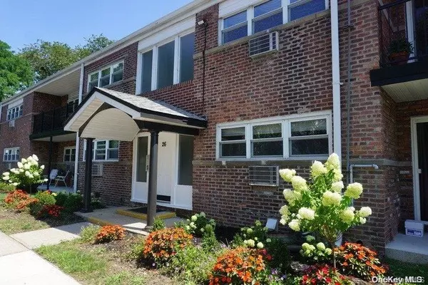 Farmingdale, NY 11735,26 Ivy ST #5B