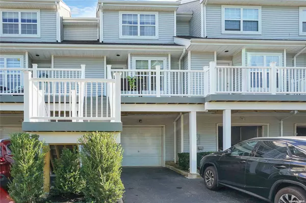 Port Jefferson, NY 11777,136 Windward DR #136