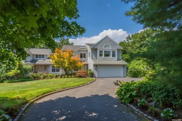 Glen Cove, NY 11542,44 Beechwood CT