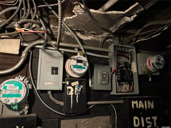 Jackson Heights, NY 11372,95-07 Roosevelt AVE