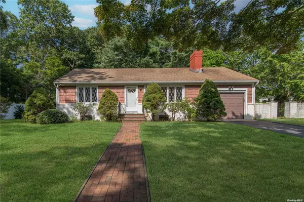 28 Marion ST, Nesconset, NY 11767