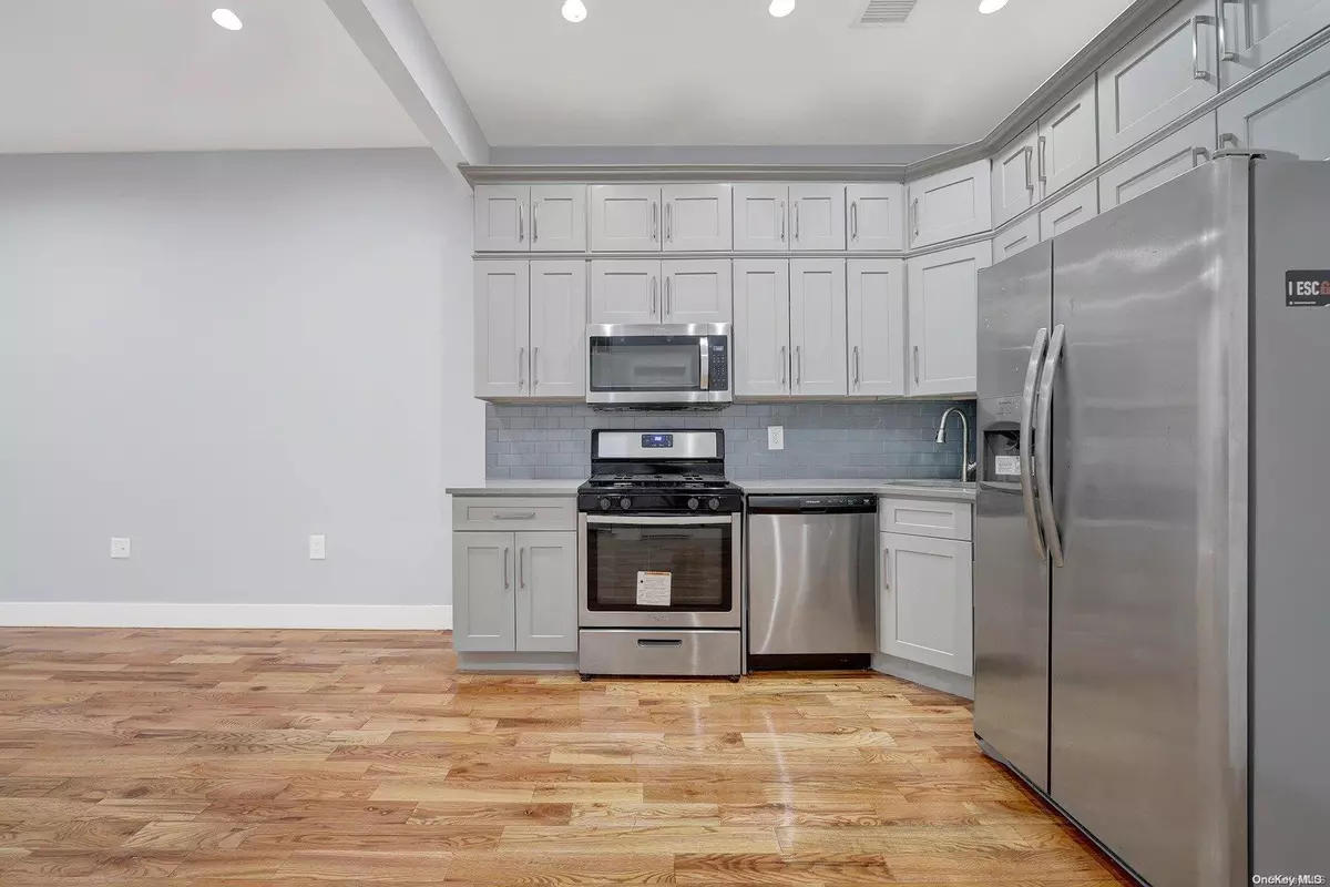 Woodside, NY 11377,62-17 39th AVE