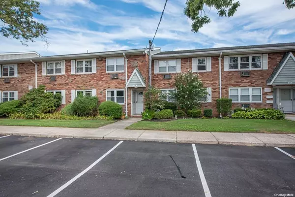 East Islip, NY 11730,100 Connetquot AVE #7