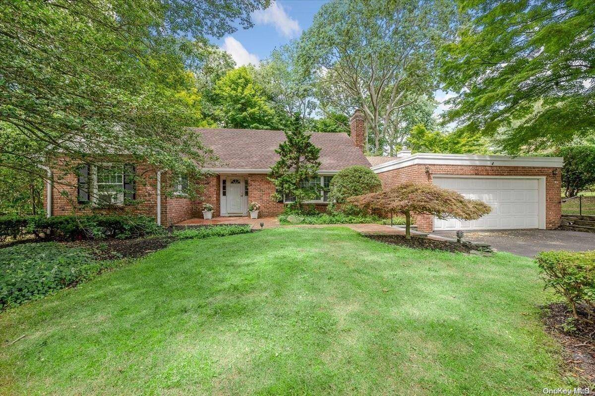 23 Preston ST,  Huntington,  NY 11743