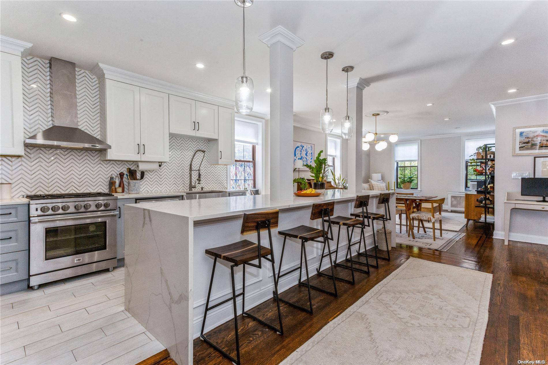 35-21 81st St #5K, Jackson Heights, NY 11372