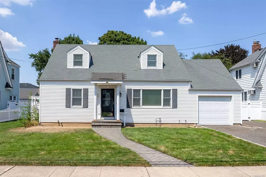 2357 Webster ST, North Bellmore, NY 11710